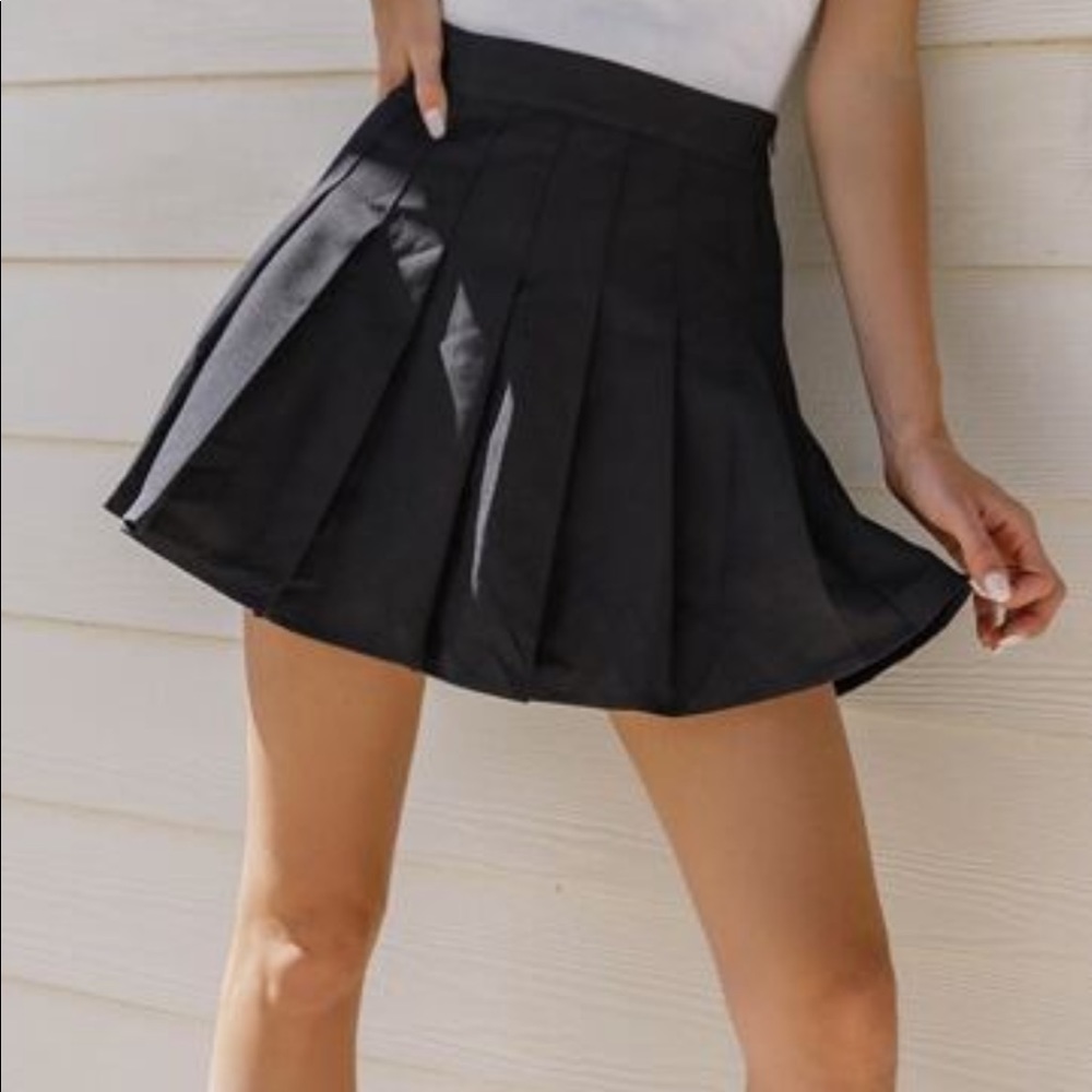 Shein pleated black mini skirt